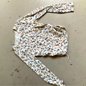 Cute long sleeve. With beautiful flowers